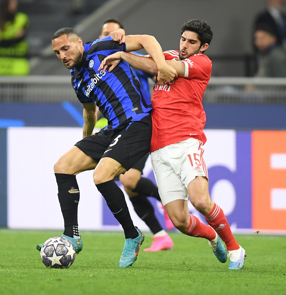 德转更新后英超U21球员身价TOP10：埃斯特旺8000万欧元第1（德转调整后英超U21身价前十：埃斯特旺以8000万欧领跑）