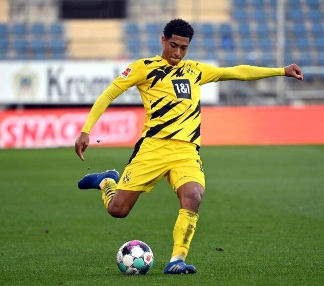 跟朋友娱乐赛 11 分制，先输后赢