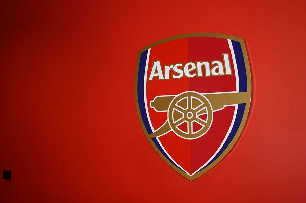 桑德兰主帅勒布里斯否认有意莱比锡前锋奥蓬达：这是假新闻