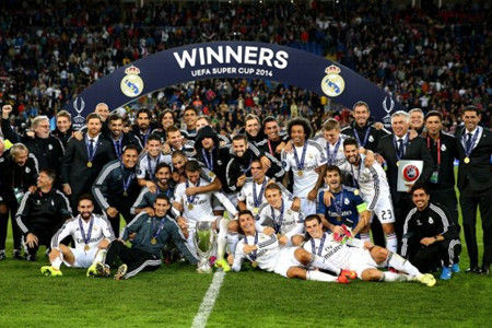 申花发布球队32岁生日海报，却把“32nd”写成“32th”