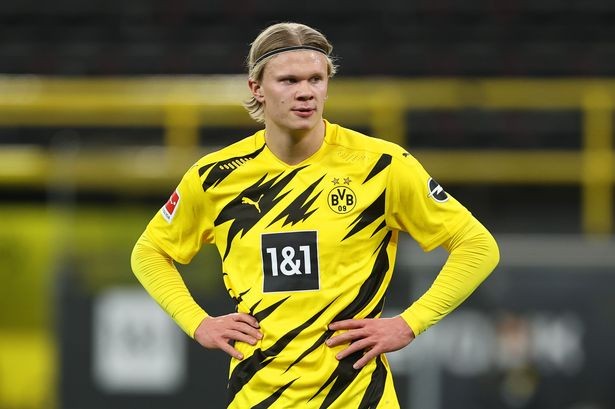 阿斯报：巴萨后卫埃里克·加西亚，未来三场仍将佩戴面罩出战（阿斯：埃里克·加西亚未来三战仍将佩戴面罩为巴萨出战）